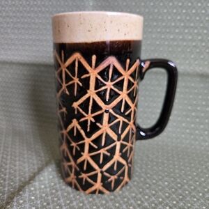 Geometric Patterned Brown and Tan Mug